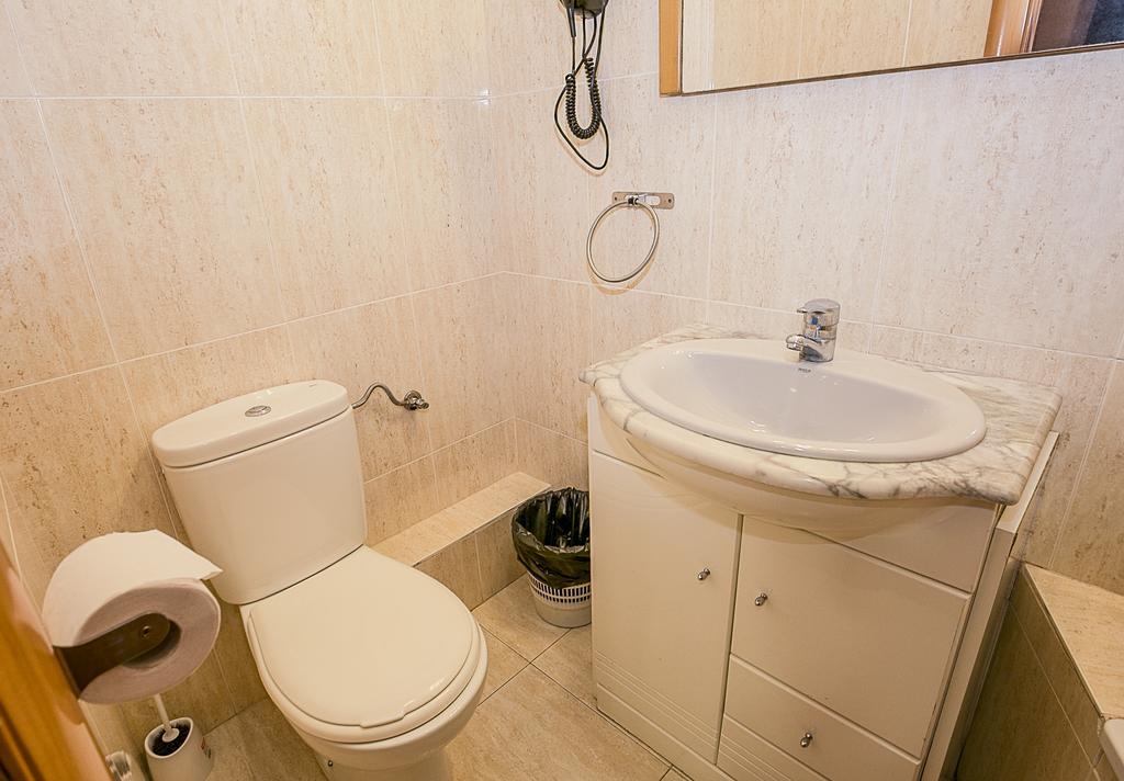 Hostal Balmes Centro Barcelona Luaran gambar